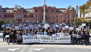 Jueves 5 de junio. Concentración de trabajaoras y trabajadores de prensa en Plaza de Mayo para denunciar los ataques del Gobierno de Javier Milei | Foto cortesía Alfredo Luna. Ex Télam
