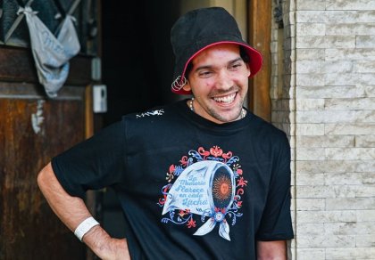 Pablo en su casa, un año después del ataque de Gendarmería | Foto Kaloian Santos Cabrera @justiciaporpablogrillo